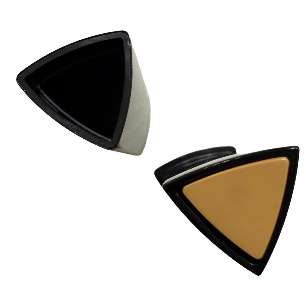 Hourglass Vanish Foundation Stick - Beige - Picture 3 of 5